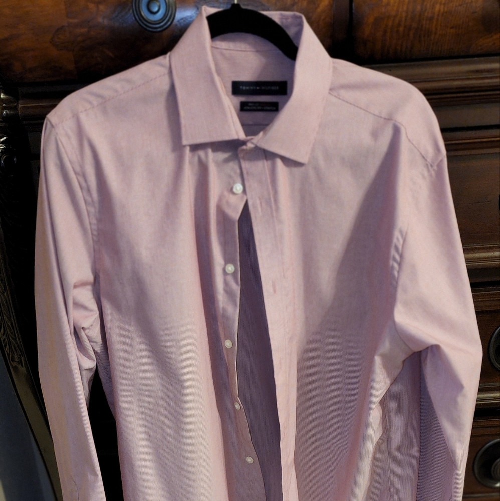TOMMY HILFIGER Classic Fit Button Down Collar Sport Shirt